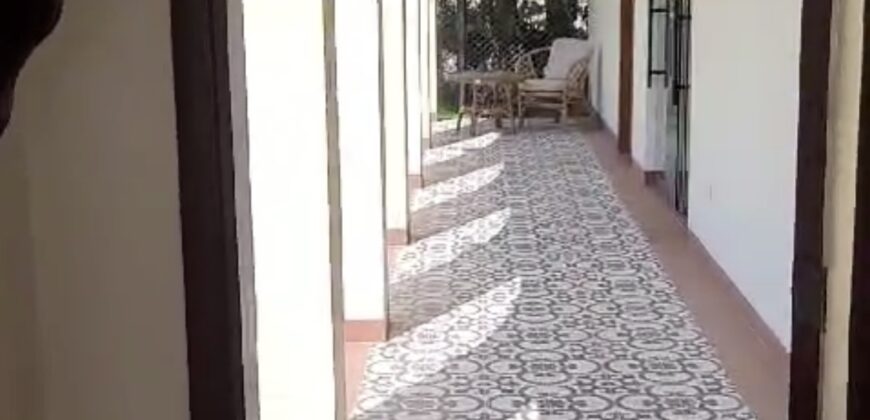 Venta de moderna casa estilo unico con lindos jardines en Los Ejidos en Piura